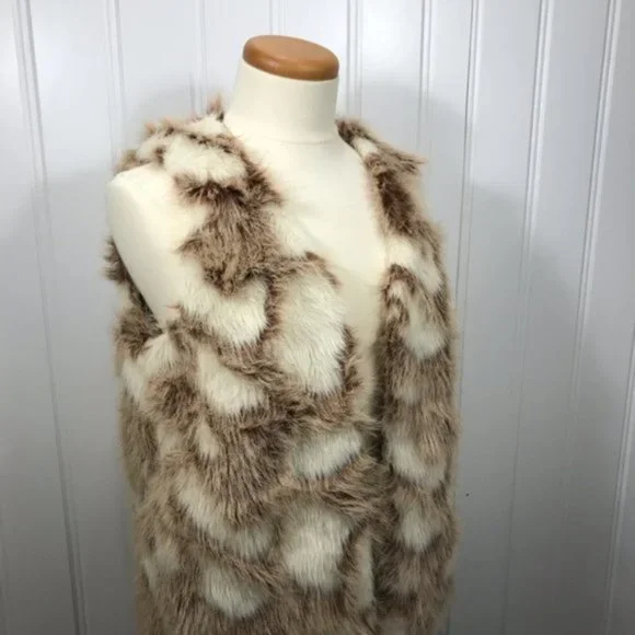 Neutral Faux fur vest - Picture 3 of 16